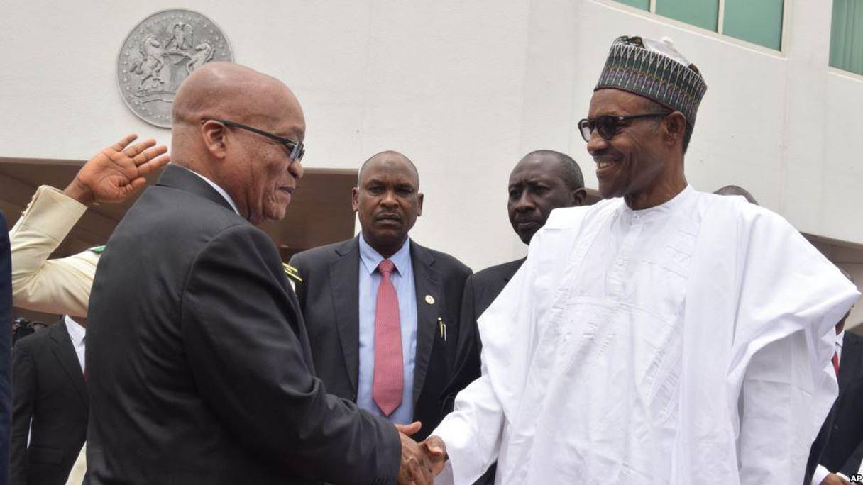 Jacob Zuma, président de l'Afrique du Sud, et Muhammad Buhari, président du Nigéria. 