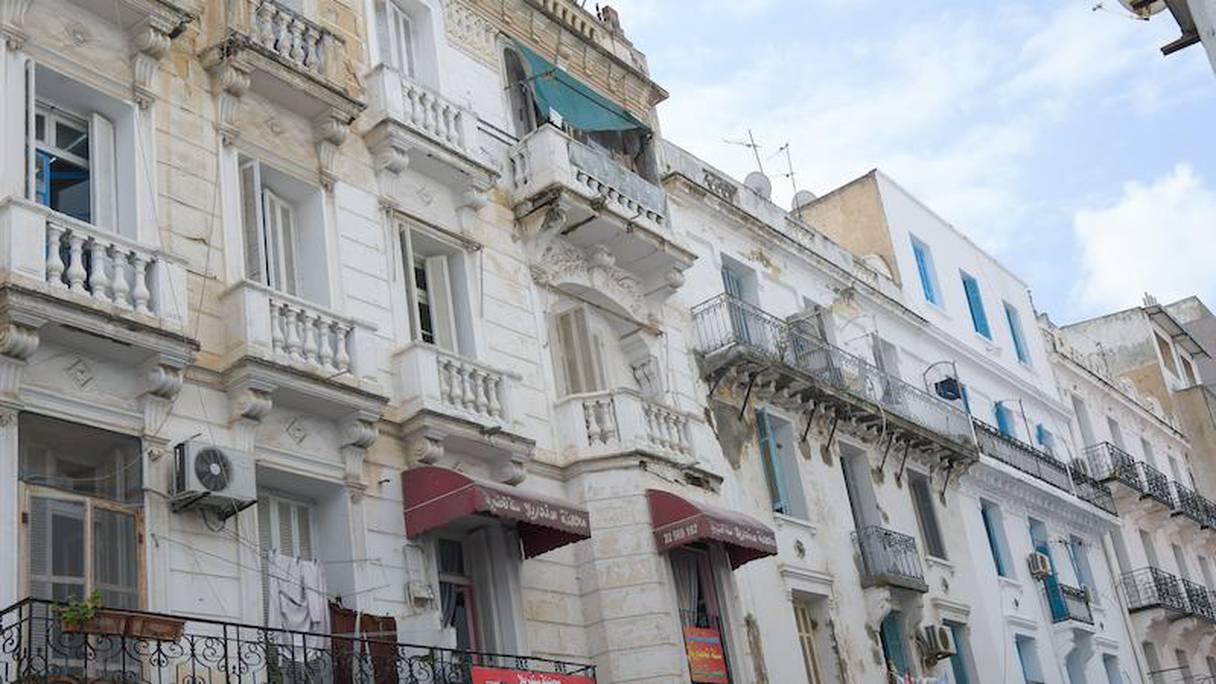 Un immeuble dans le centre-ville français de Tunis, datant de plus d'un siècle.