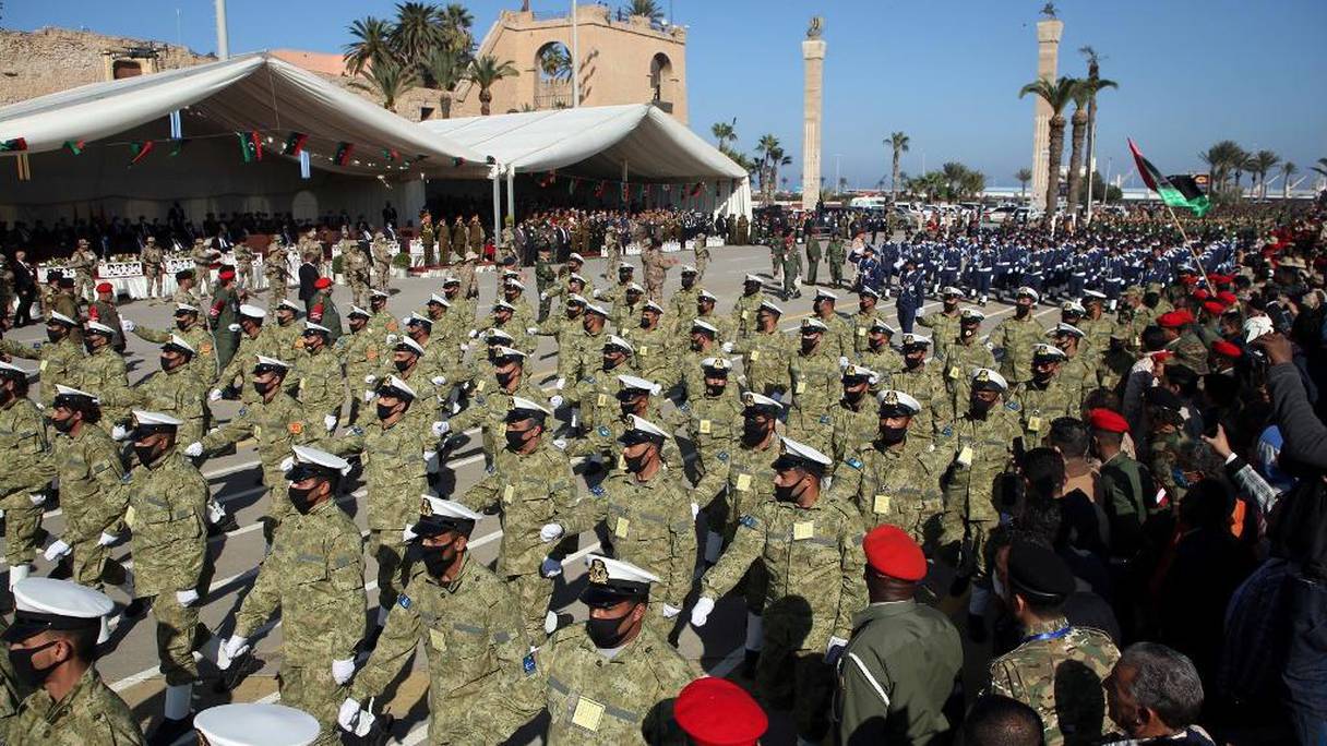 Parade militaire ce 24 décembre, lors la fête de l'indépendance à Tripoli. 