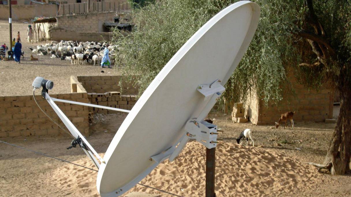 Une antenne parabolique en Mauritanie.