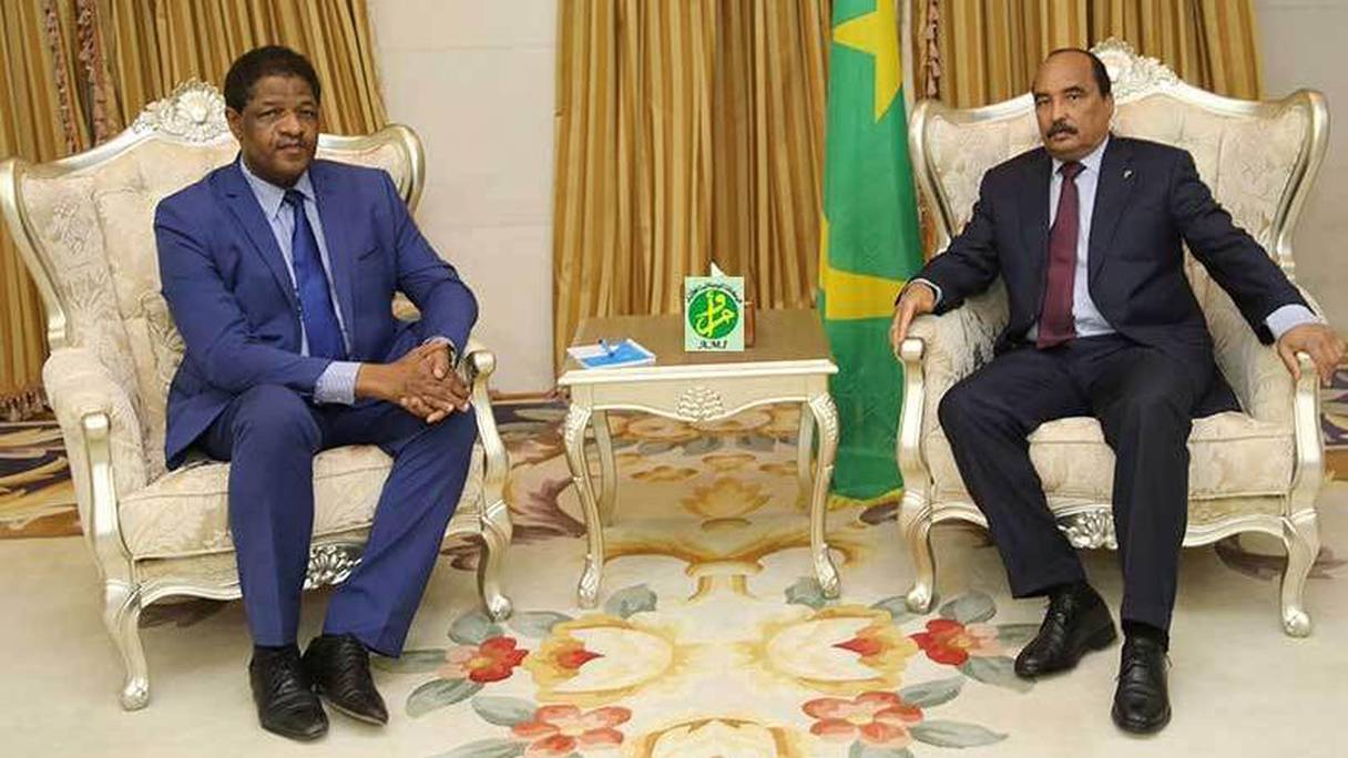 Mohamed Ould Abdel Aziz, président de la Mauritanie, avec Marcel Alain de Souza, président de la Commission de la communauté économique des Etats de l’Afrique de l’ouest (CEDEAO).