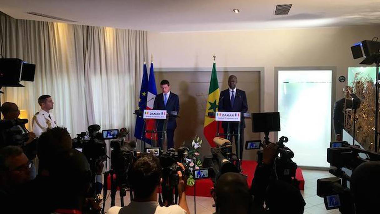 Manuel Valls, premier ministre français, et Mahammed Boun Abdallah Dionne, premier ministre du Sénégal, en conférence de presse. 