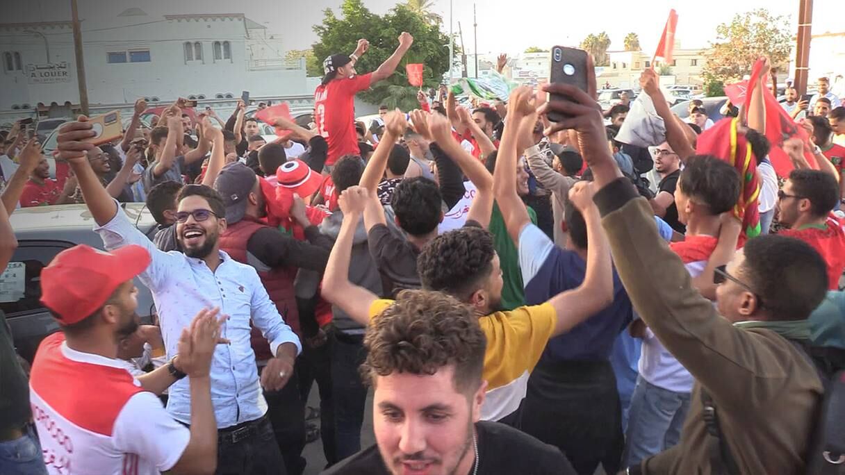 Les supporters des Lions de l'Atlas à Nouakchott après la qualification en quart de finale de la Coupe du monde 2022 face à l'Espagne.