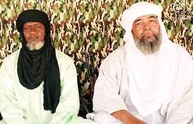 Iyad Ag Ghali (à droite), leader du GSIM, une coalition de cinq groupes terroristes, et Amadou Koufa, leader de la Katiba Macina.