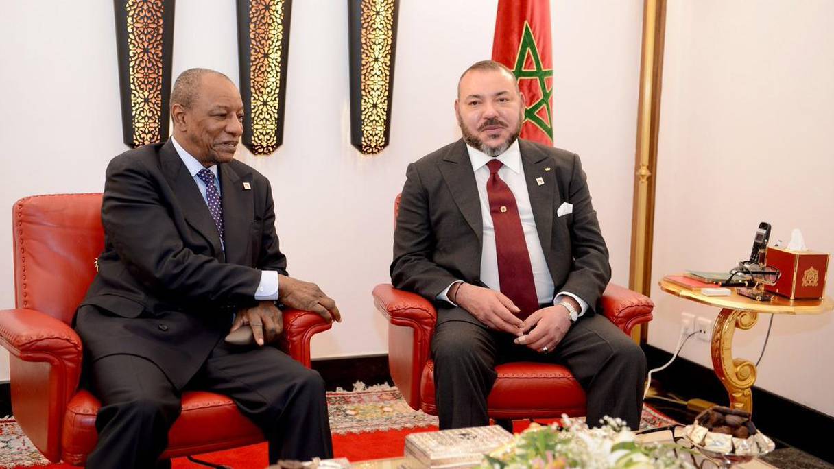 Le président guinéen Alpha Condé et le roi Mohammed VI.