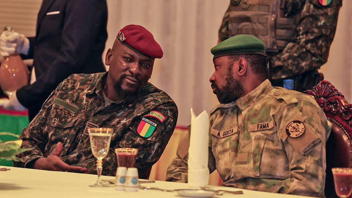 Le présidents de transition guinéen Mamadi Doumbouya et malien Assimi Goïta.