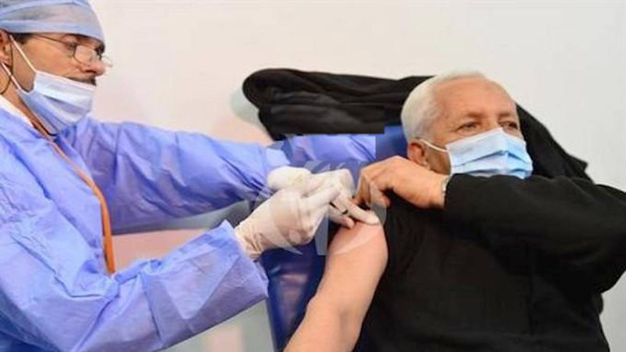 En l'absence du président algérien, c'est le ministre de la Santé, Abderahmane Benbouzid, qui a donné le coup d'envoi de la campagne de vaccination.