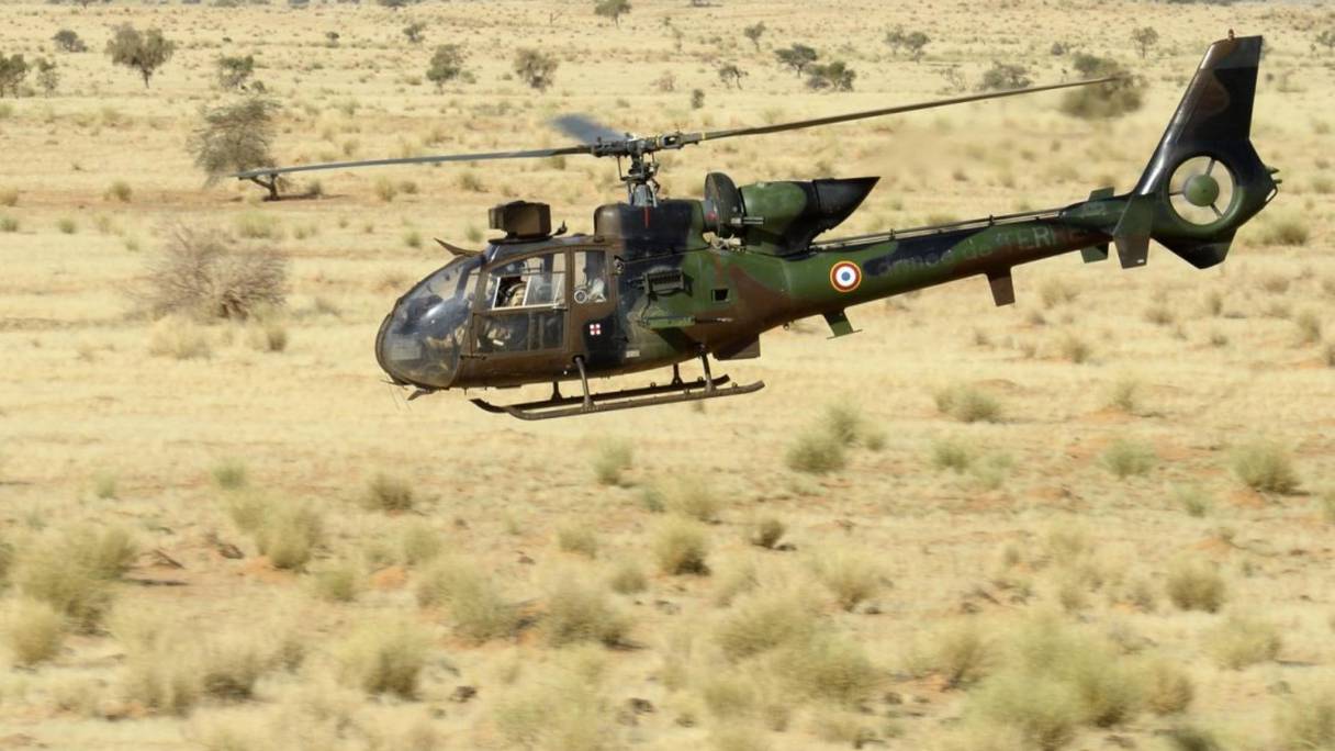 Un hélicoptère de combat Gazelle de l'armée française.
