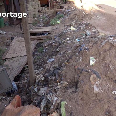 Quand Bamako croule sous les déchets issus du curage des caniveaux