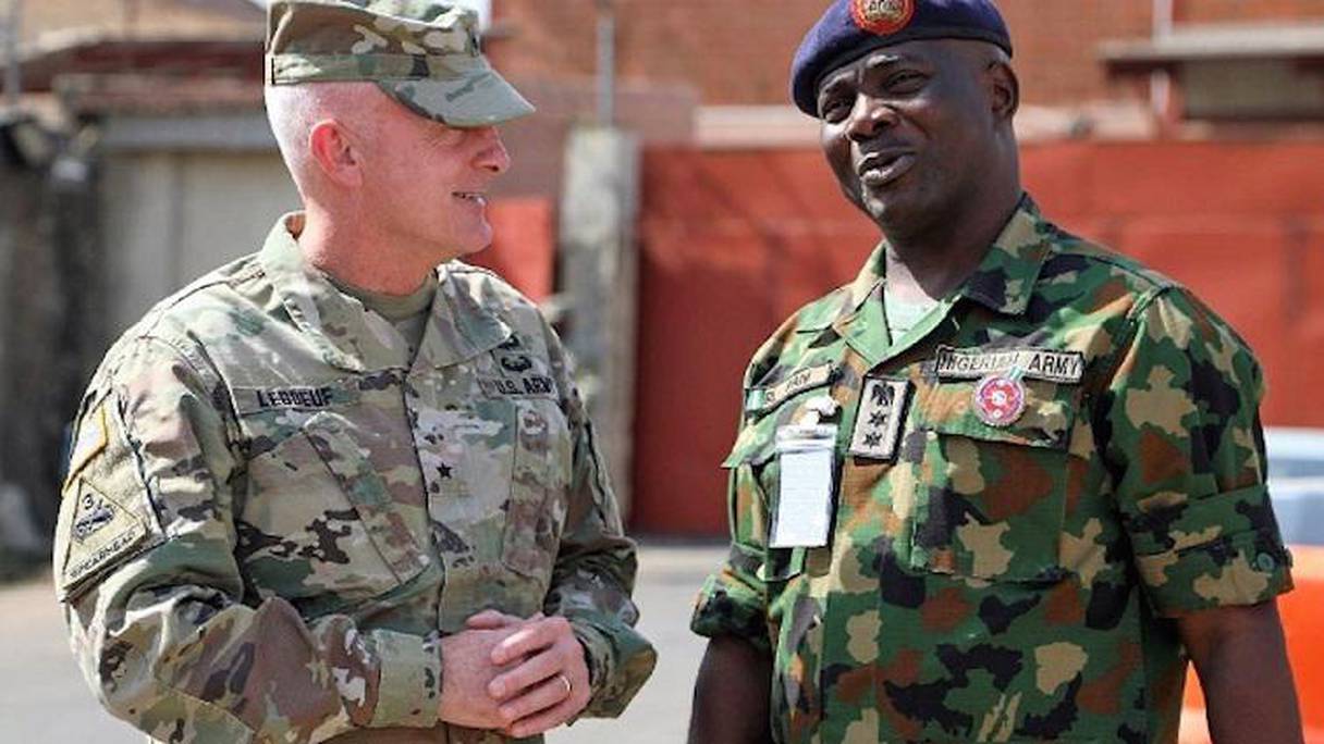 Commandant en chef des Forces armées américaines Eugene Leboeuf, en visite au Nigeria. 