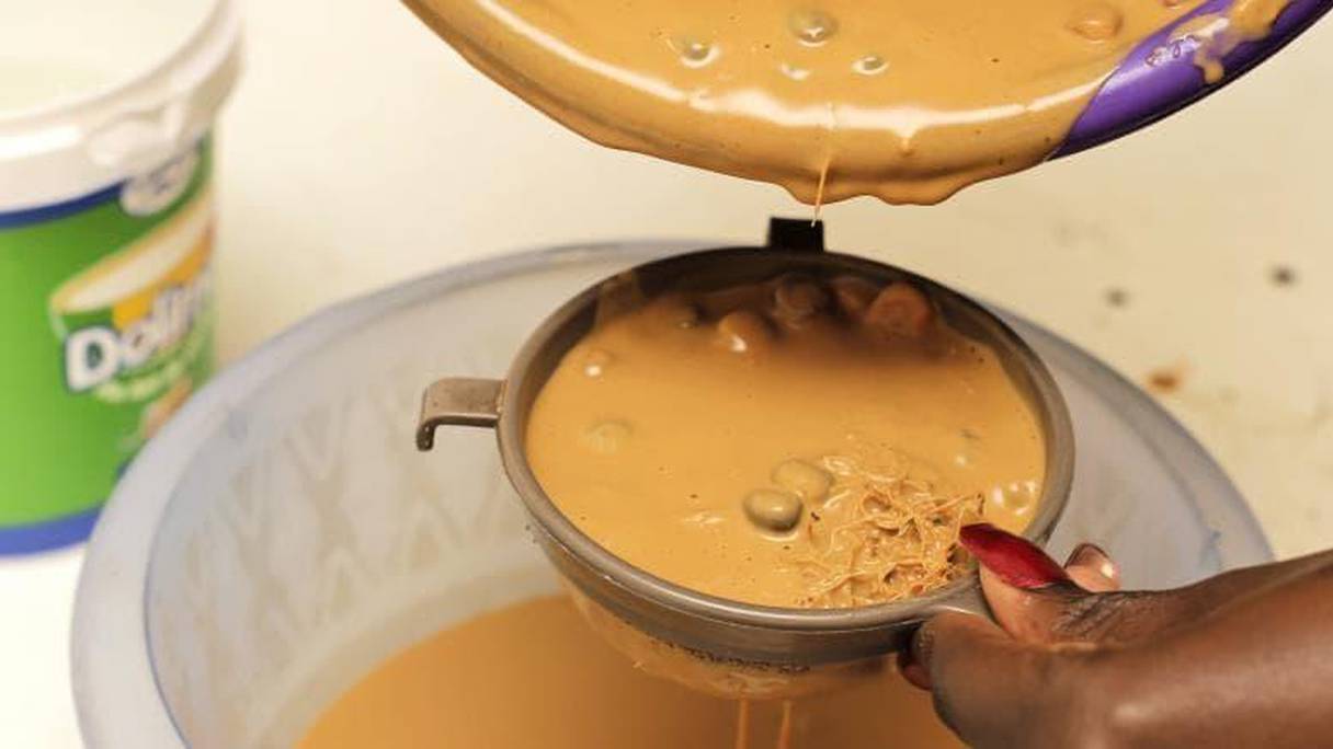 Fait à base de mil, de pâte d'arachide et de fruit du baobab, le "ngalakh" est le mets incontournable du jour de Pâques au Sénégal. 