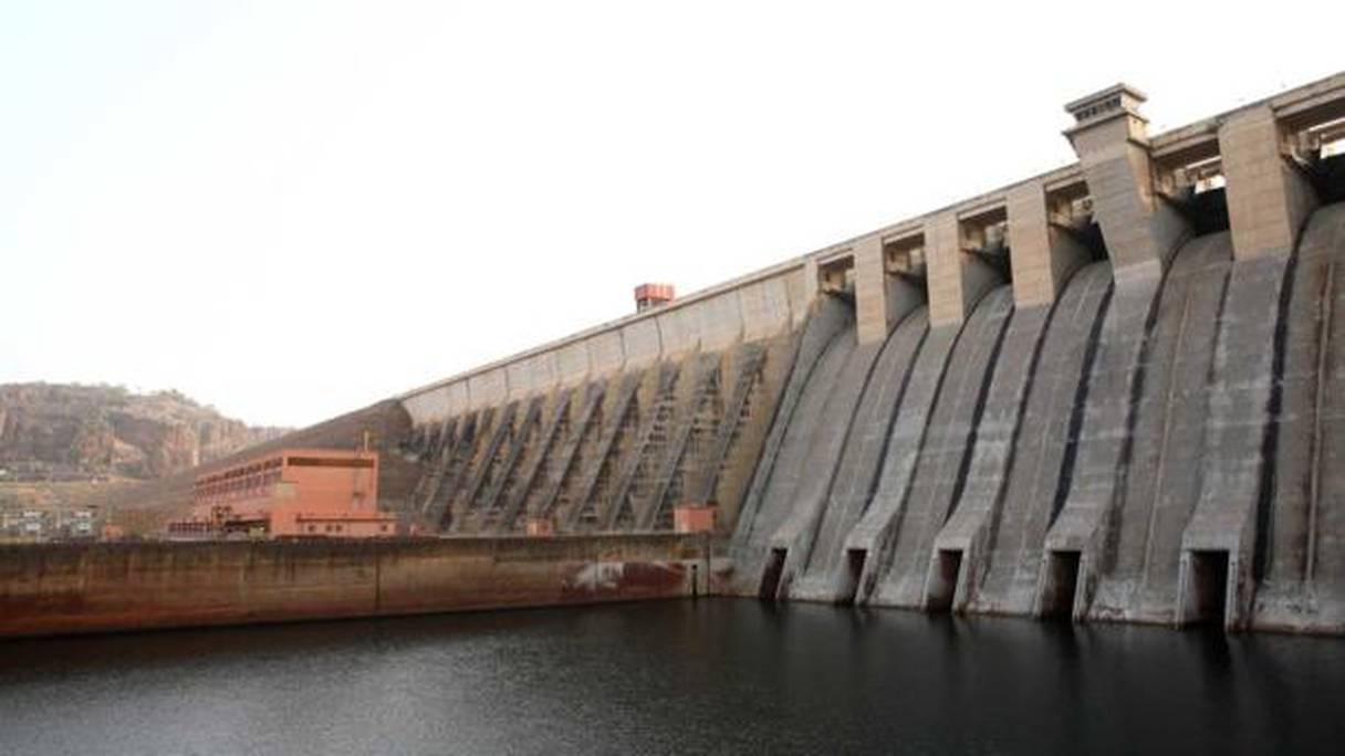 Le barrage de Manantali que partagent le Mali, le Sénégal, la Mauritanie et la Guinée est géré par l'OMVS. 