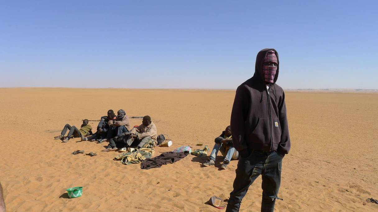 Les autorités algériennes n'hésitent pas à jeter les migrants africains dans le désert.