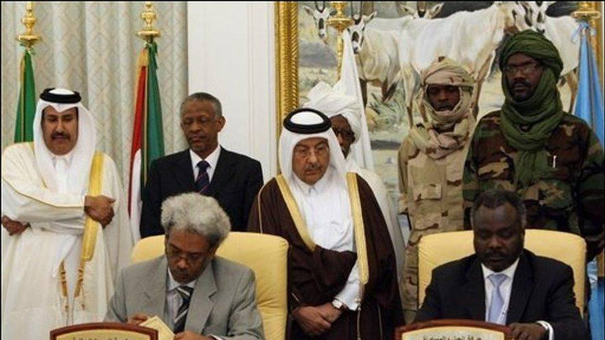 Signature d'un précédent accord de paix entre l'ancien régime et les rebelles soudanais.
