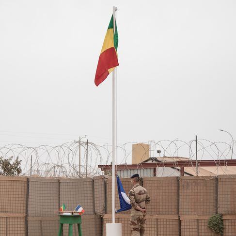 Le Mali saisit l'ONU et accuse la France de fournir renseignements et armes aux terroristes
