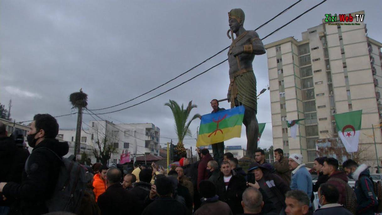 La statue de Shashnaq 1er inaugurée à Tizi Ouzou à l'occasion du nouvel an 2971 amazigh. 