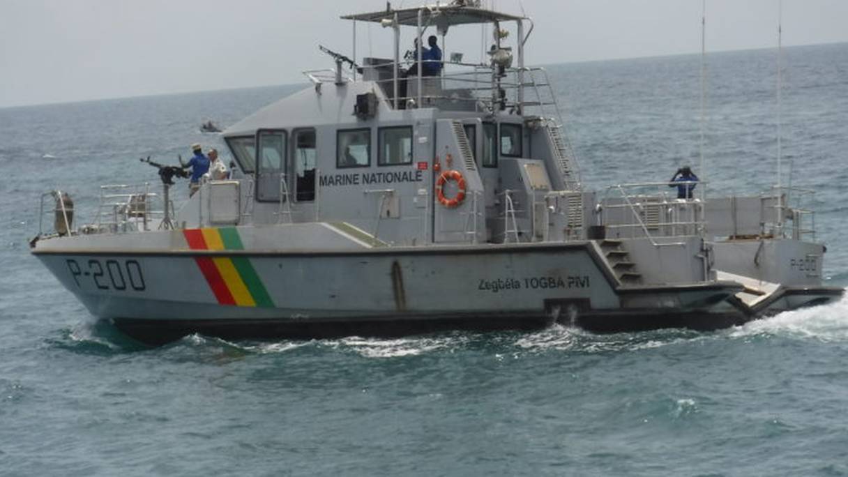 Un bateau de la marine guinéenne.