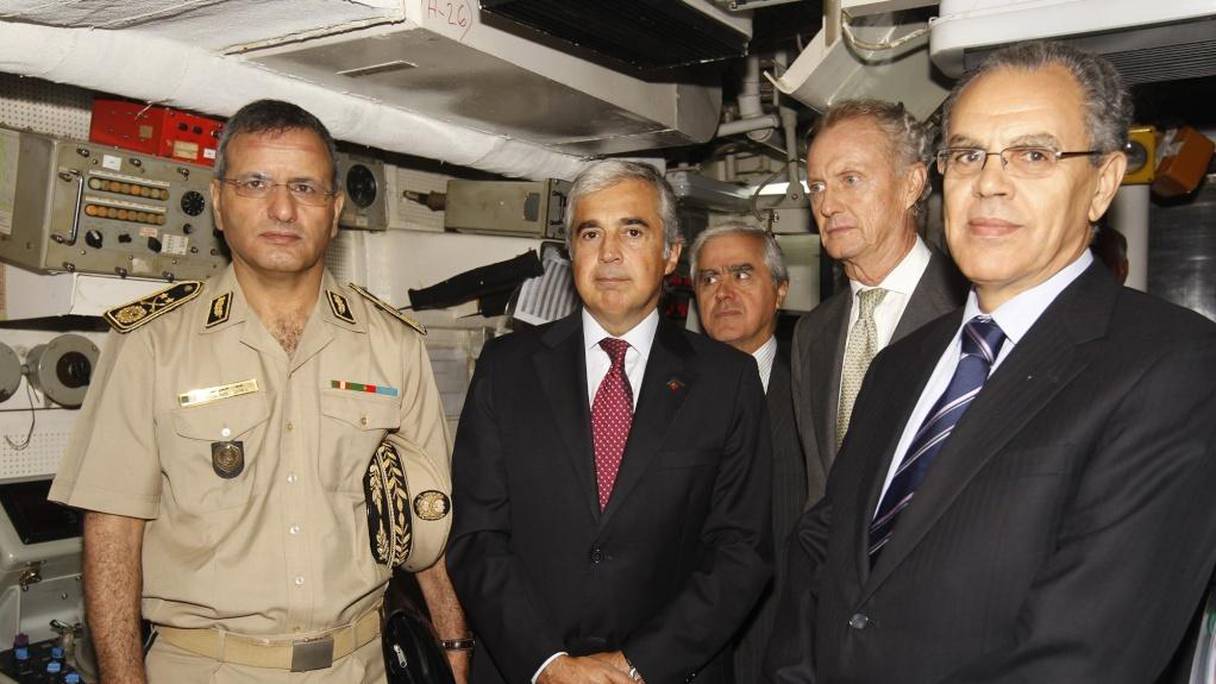 En uniforme, le général-major Ali Ghediri, alors directeur central du personnel représentant l'Algérie à l'exercice Seaborder 2012 en Espagne. 