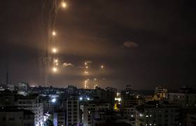 Des roquettes interceptées par le système de missiles de défense israélien "Dôme de fer"