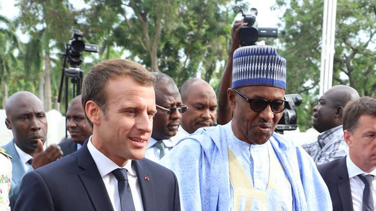 Les présidents Emmanuel Macron (France) et Muhammadu Buhari (Nigeria). 