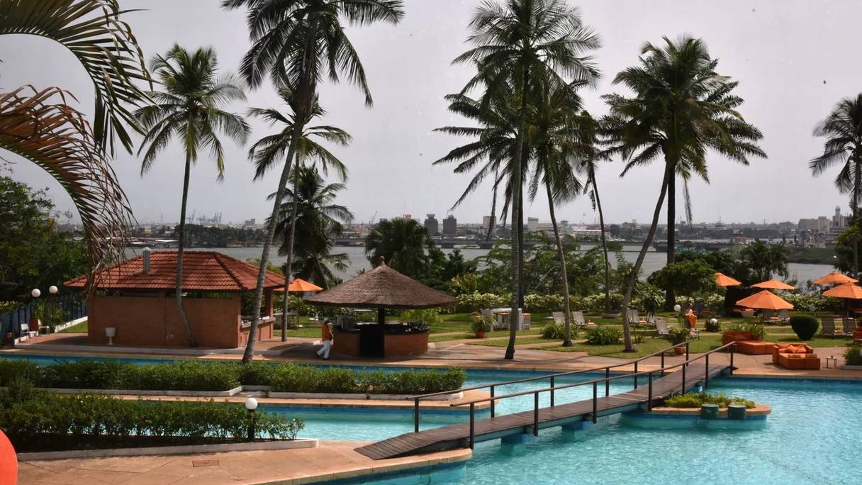 La piscine de l'hôtel Ivoire, à Abidjan.