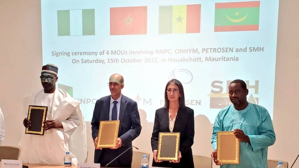 Signatures de deux mémorandums d’entente sur le gazoduc Nigeria-Maroc avec la Mauritanie et le Sénégal à Nouakchott.
