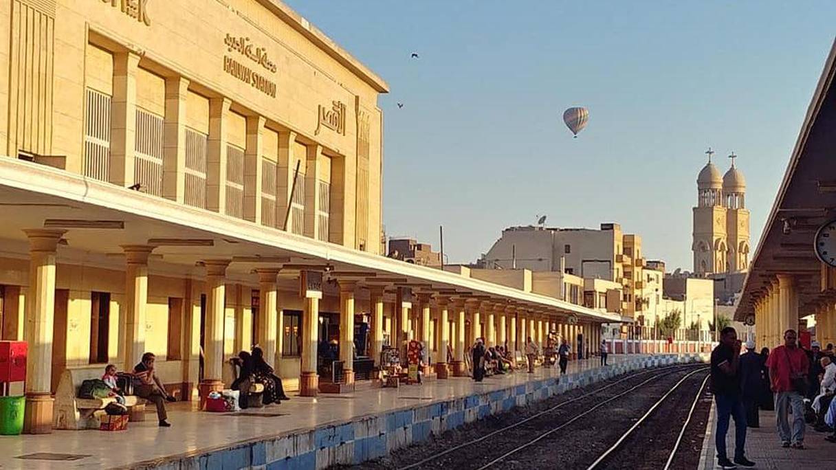 Gare ferroviaire de Luxor en Egypte. 