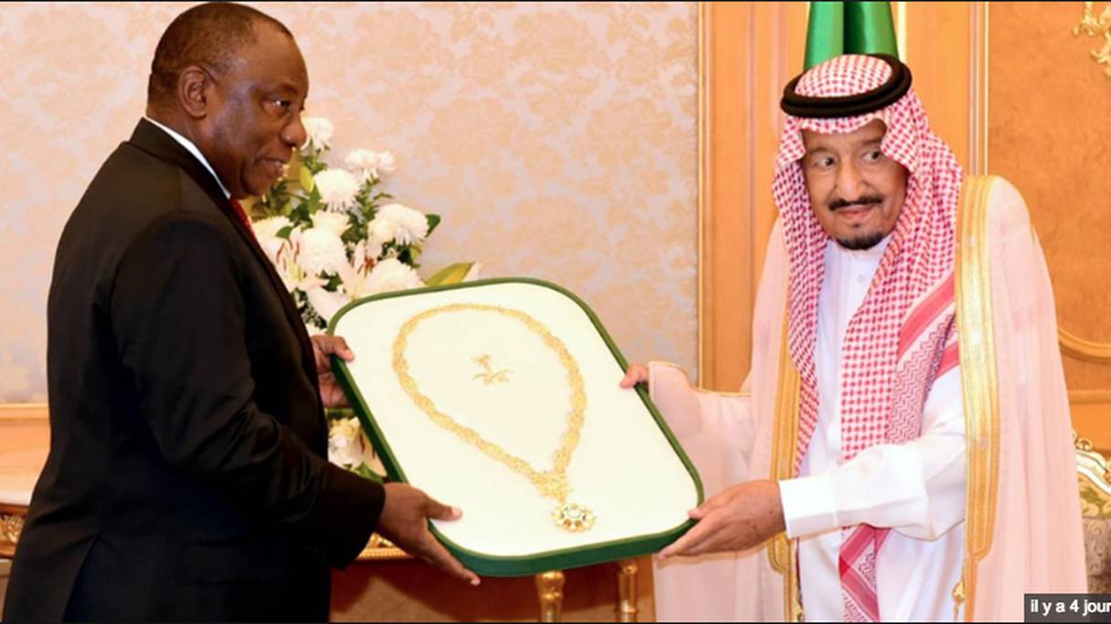 Cyril Ramaphosa, président de l'Afrique du Sud, reçu en audience le 12 juillet par le roi Salmane Ben Abdel Aziz Al Saoud d'Arabie saoudite.