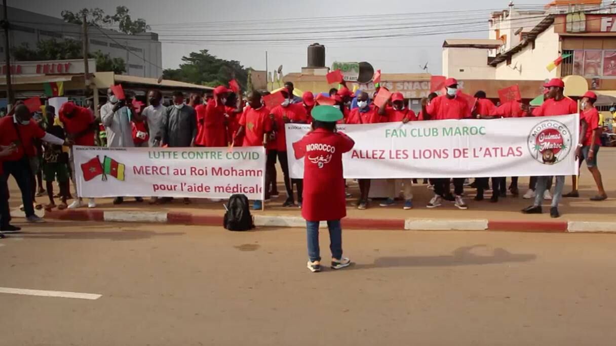 Des supporters camerounais des Lions de l'Atlas du Maroc.
