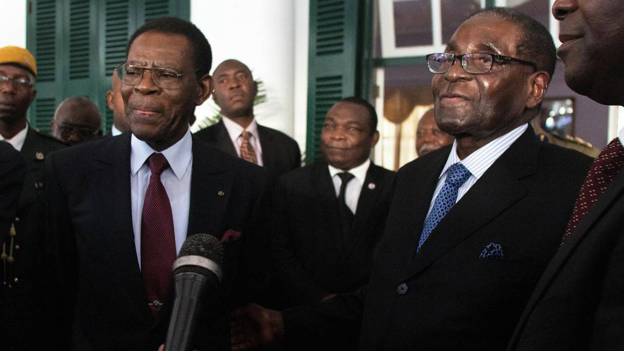 Le président Obiang Nguema et l'ex-président zimbabwéen, Robert Mugabe. 