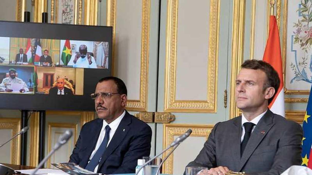 Mohamed Bouzoum et Emmanuel Macron.