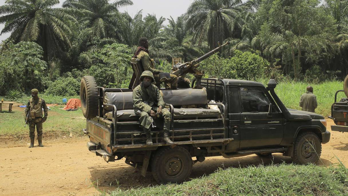 Un convoi de soldats des FARDC (Forces Armées de la République Démocratique du Congo) dans le village Idohu sur l'axe Beni-Komanda, le 19 mars 2022.