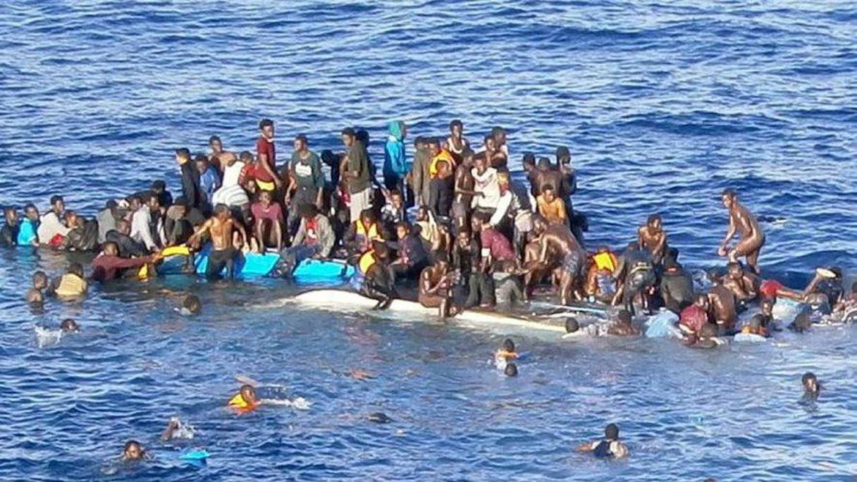 Naufrage d'un bateau de migrants. 