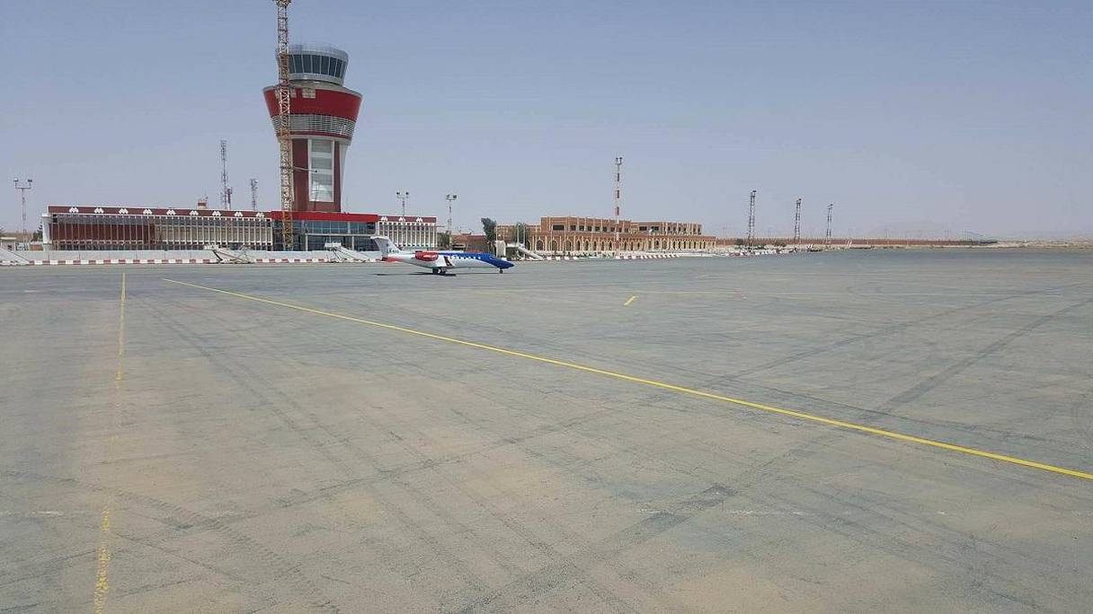 Aéroport Haj Bey Akhamok de Tamanrasset. 