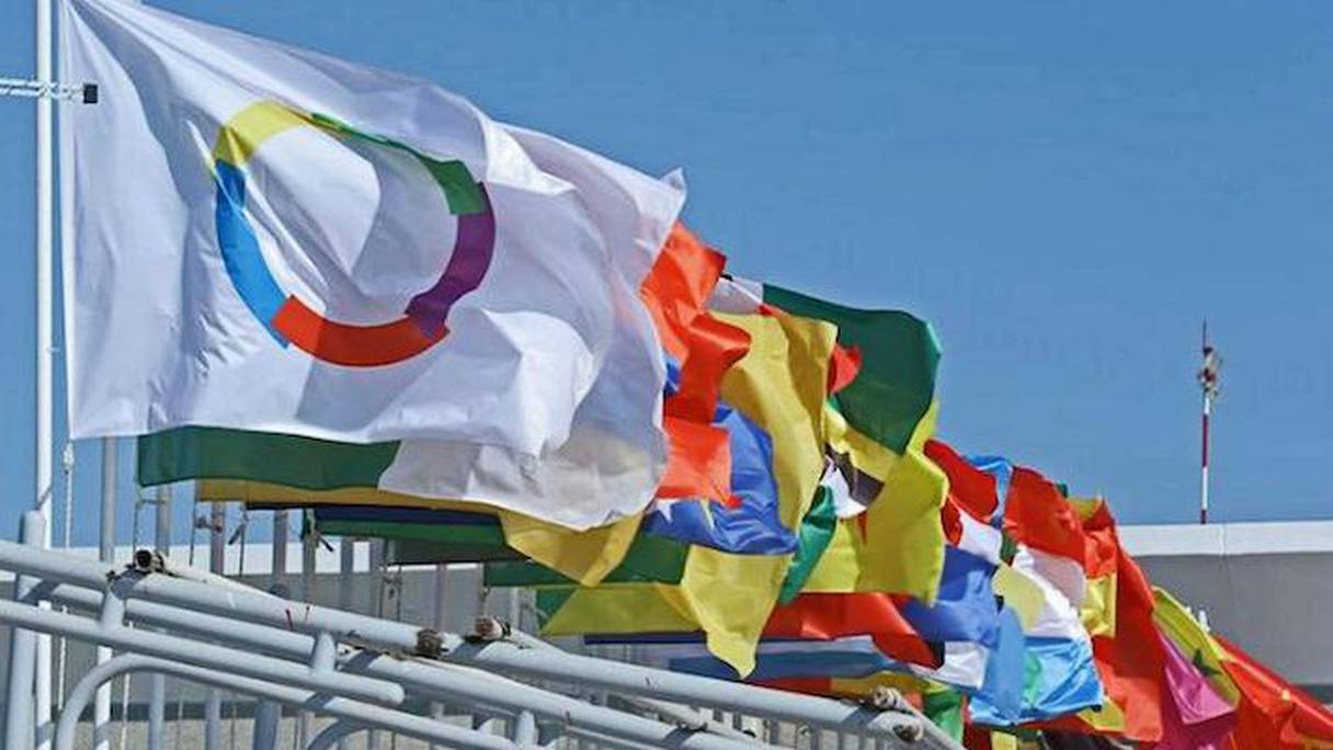 Emblèmes de l'Organisation internationale de la francophonie (OIF) et des pays membres.