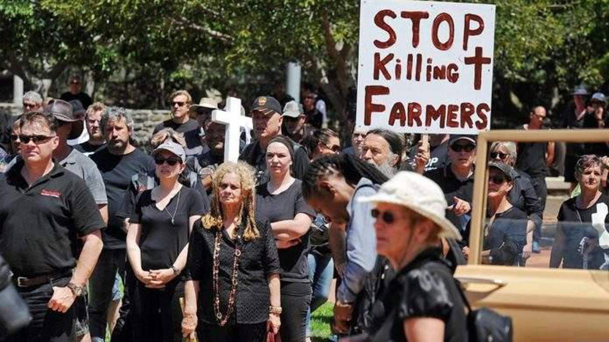 Une manifestation contre les assassinats de fermiers blancs.