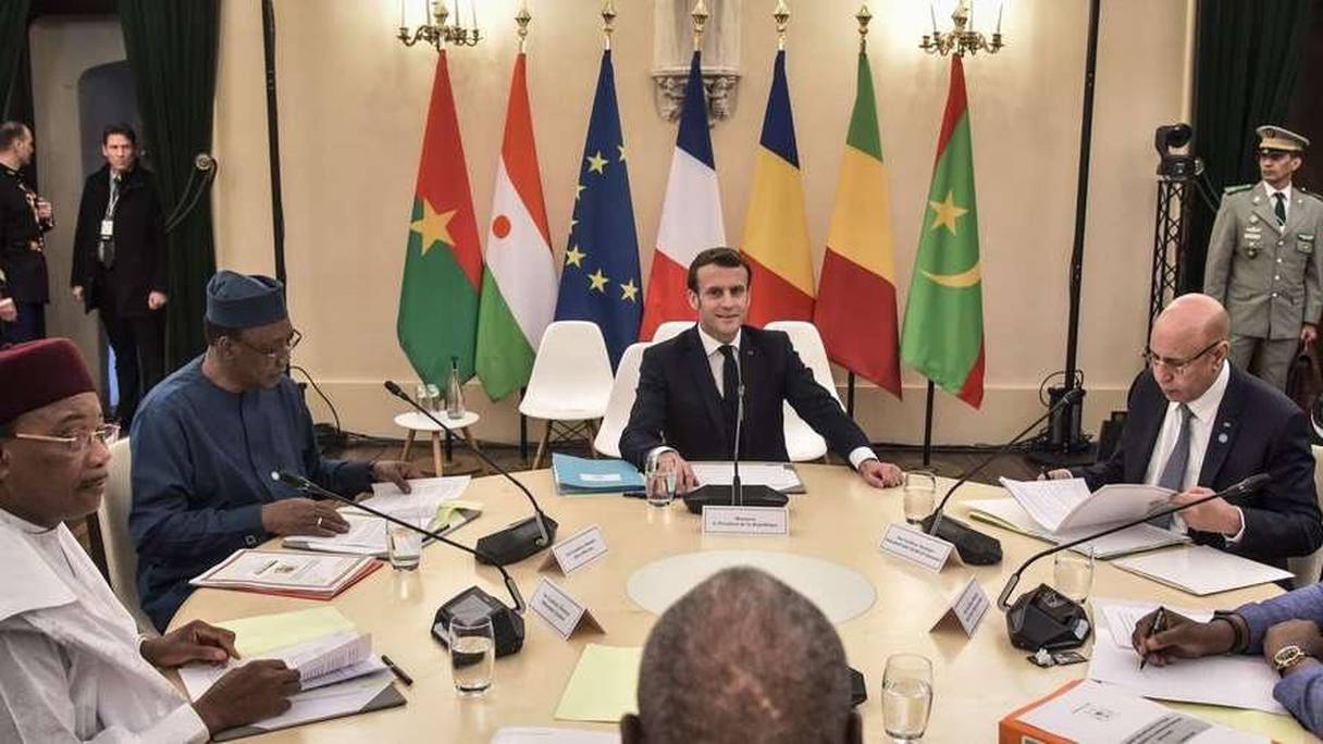 Emmanuel Macron entouré des chefs d'Etat du G5 Sahel dans la ville de Pau, dans le sud de la France, le 13 janvier 2020.