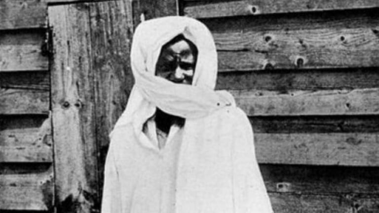 Entre exil et résidence surveillée au Sénégal, le religieux soufi a subi près de 32 ans de privation de liberté. 