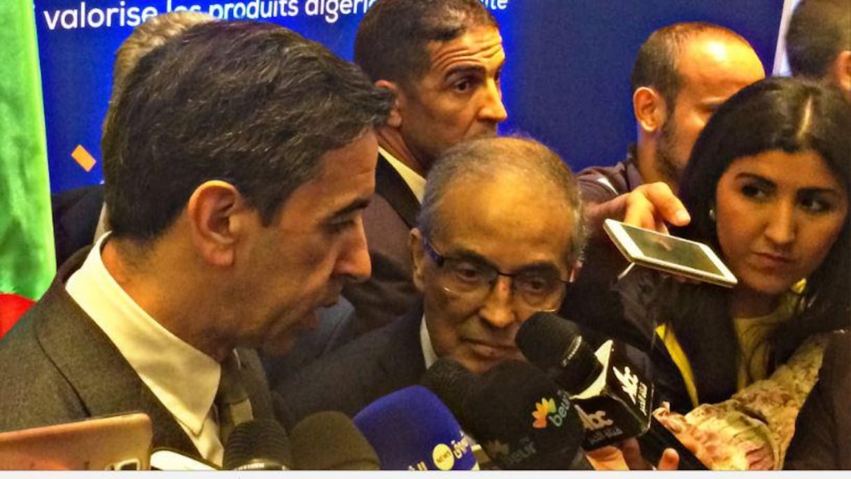 "Vous avez été aux commandes, pourquoi vous n'aviez rien fait", lance-t-il à l'ex-ministre. Ce dernier quitte la salle, énervé