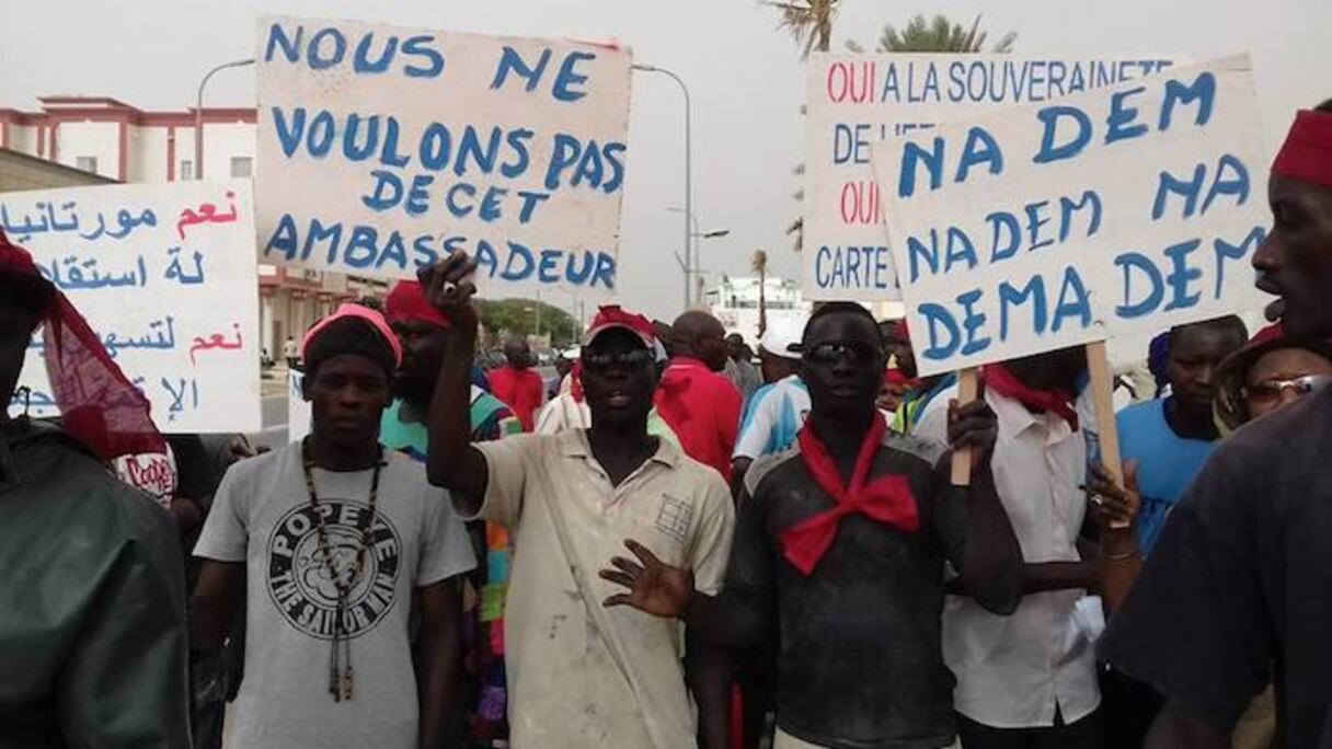 Des Sénégalais en sit-in devant l'Ambassade du Sénégal en Mauritanie.