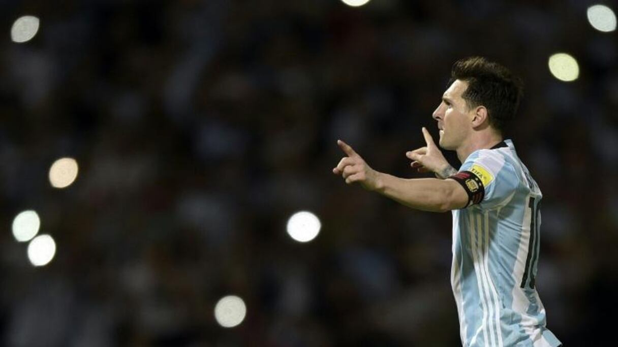 L'Argentin Lionel Messi célèbre un but face à la Bolivie lors du match des qualifications pour le Mondial-2018, le 29 mars 2016 à Cordoba
© AFP JUAN MABROMATA