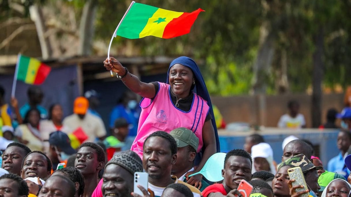 Une foule enthousiaste, notamment les plus jeunes, a salué l'élection de Bassirou Diomaye Faye.