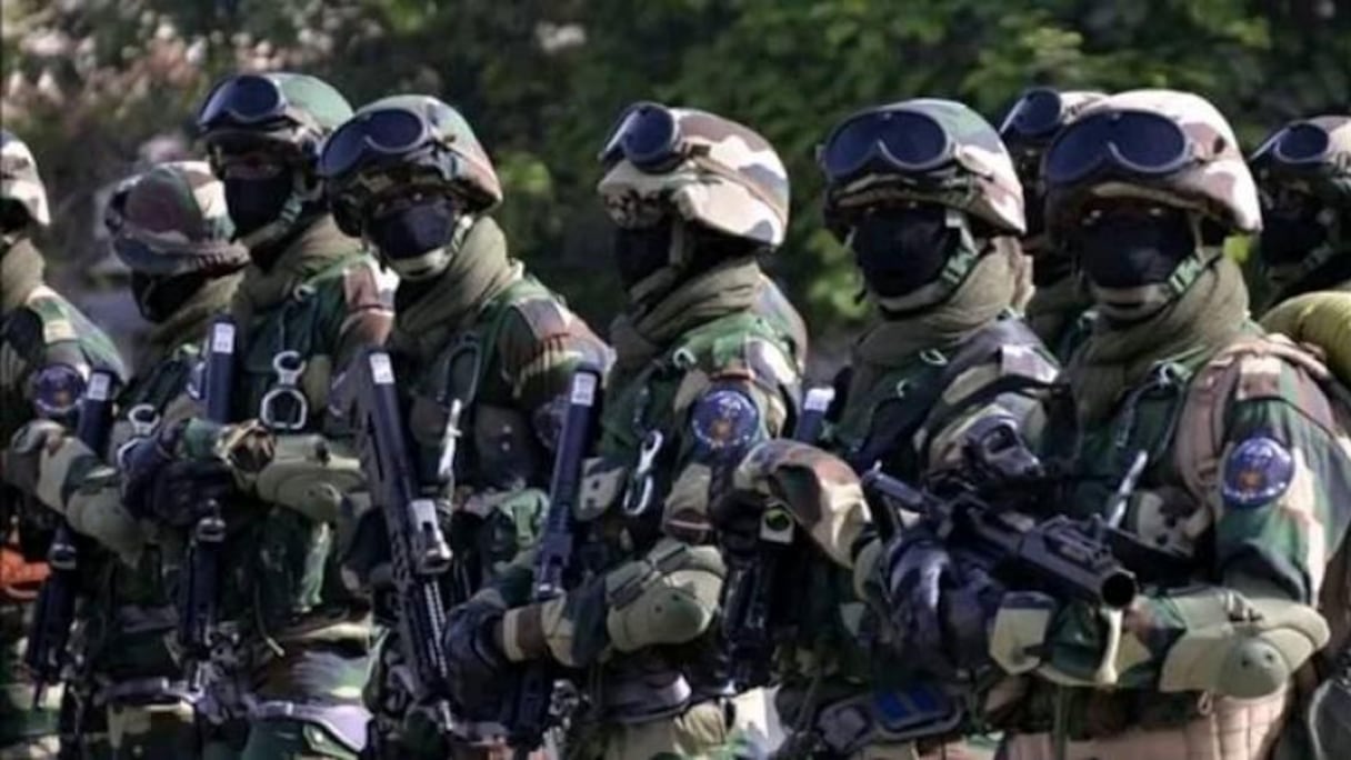 Soldats sénégalais de la force ouest-africaine en Gambie.