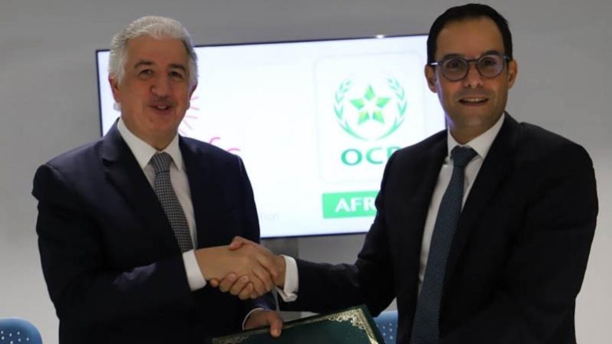 Hani Salem Sonbol, directeur général de l'ITFC, et Karim Lotfi Senhadji, directeur général d'OCP Africa.