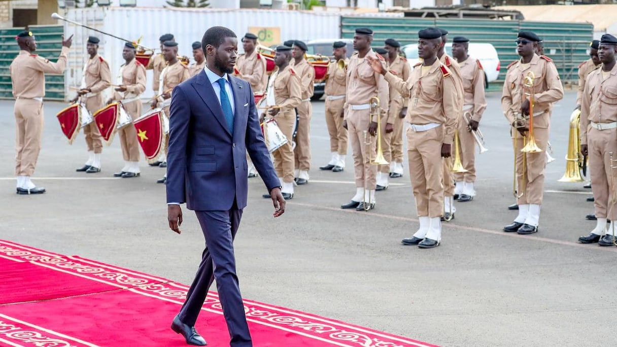 Le président sénégalais Bassirou Diomaye Faye quittant Dakar, le 16 mai 2024.