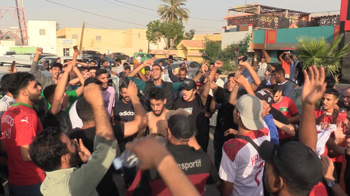Scène de liesse à Nouakchott après la qualification des Lions de l'Atlas du Maroc.