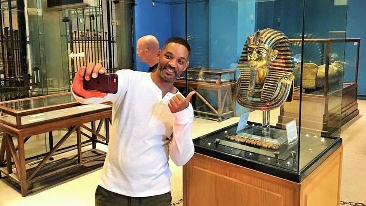 L'acteur américain Will Smith dans le musée du Caire.