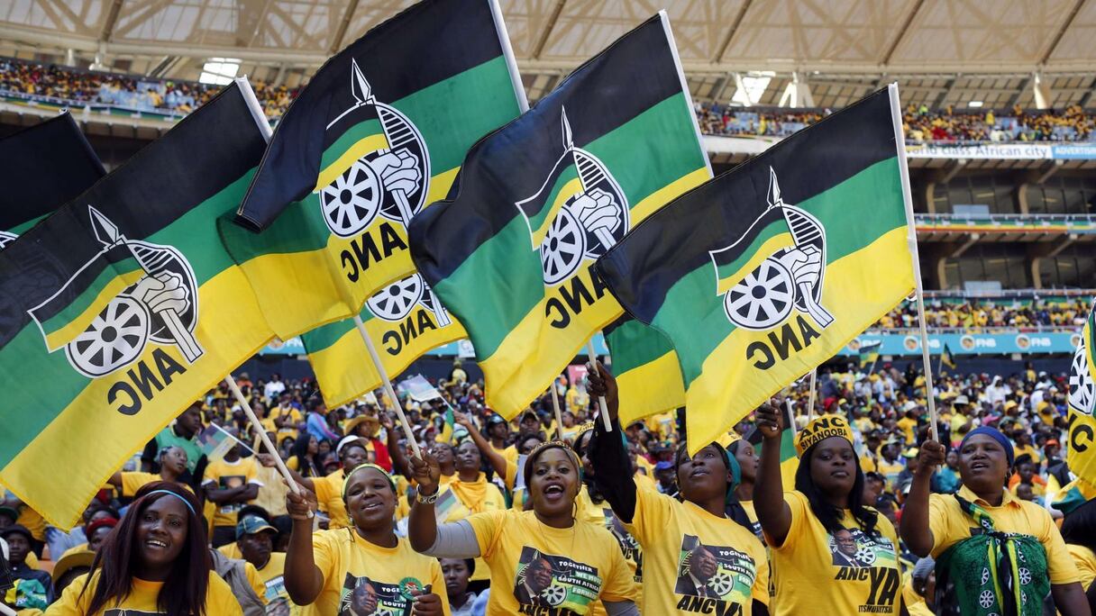 Après avoir suspendu le vote, les 4000 délégués se sont exprimés dans la nuit.