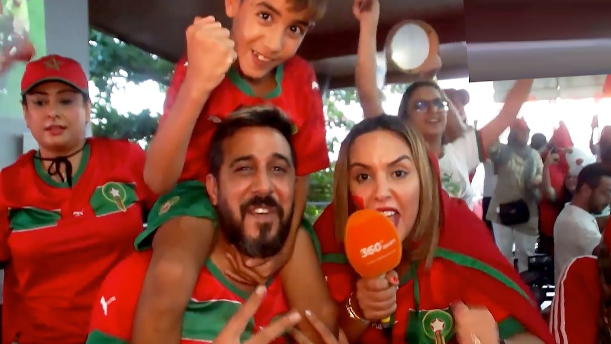 La joie des supporters marocains en Côte d'Ivoire.