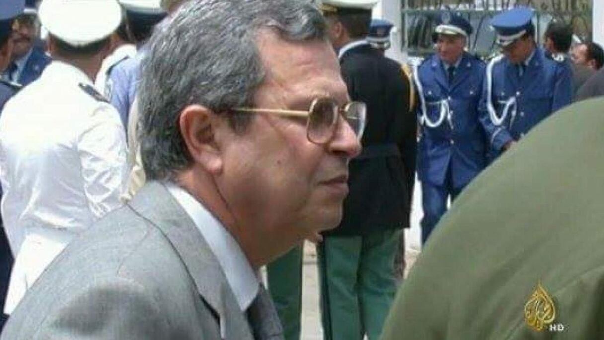 Le général Mediène, alias Toufik, est celui qui tient toujours les rennes du pouvoir. Son limogeage n'a jamais été officialisé par décret.